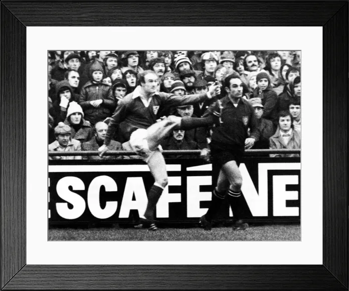 Framed Print : Five Nations Championship Ireland v England Lansdowne Road 5th February 1977 Framed Print : Five Nations Championship Ireland v England Lansdowne Road 5th February 1977