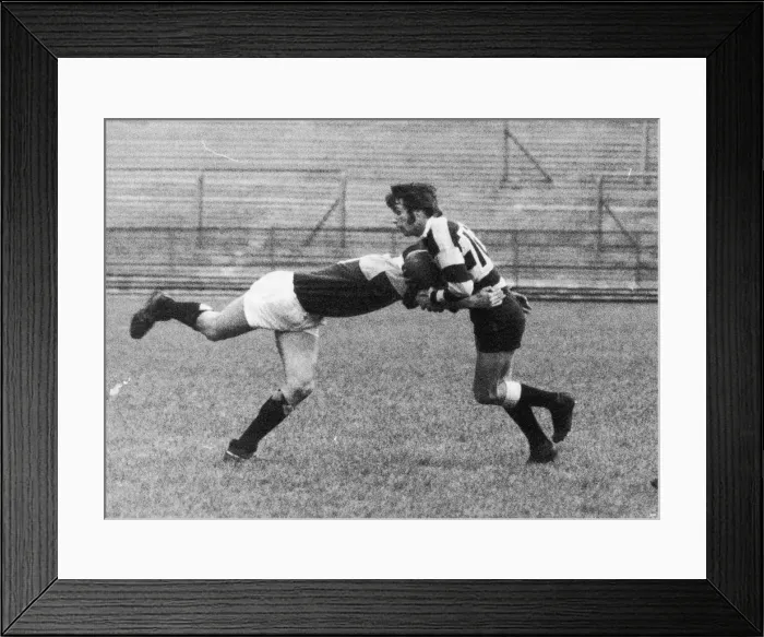 Framed Print : Harlequin v Cardiff. 11th December 1971. Cardiffs Bary John runs into a Harlequin Framed Print : Harlequin v Cardiff. 11th December 1971. Cardiffs Bary John runs into a Harlequin