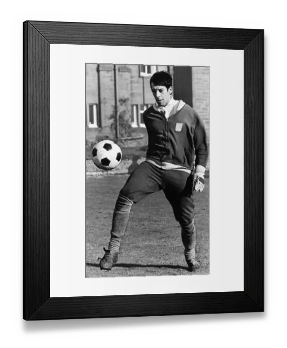 Framed Print : Racing Club of Argentina football player Ruben Diaz training ahead of the World Club Framed Print : Racing Club of Argentina football player Ruben Diaz training ahead of the World Club