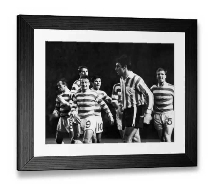 Framed Print : World Club Championship First Leg match at Hampden Park Framed Print : World Club Championship First Leg match at Hampden Park