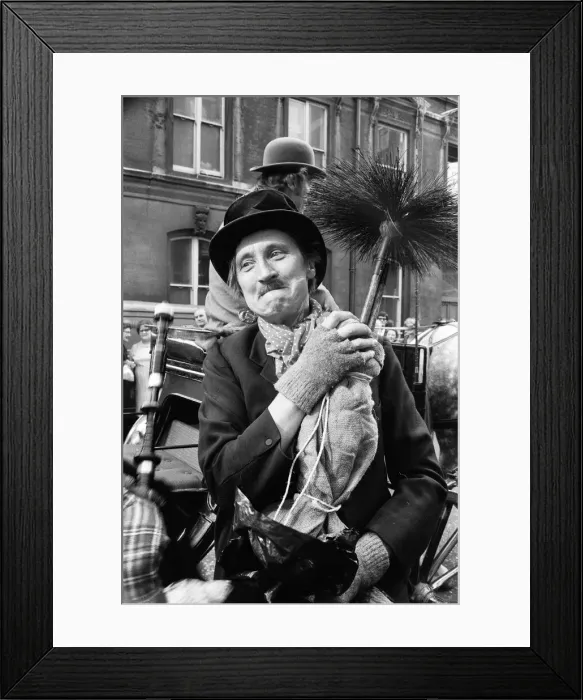 Framed Print : Bob Grant, Wedding Day, 1st October 1971. Bob Grant, actor weds Kim Benwell