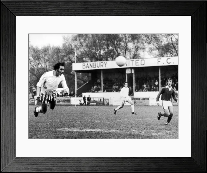 Framed Print : Banbury United v Yarmouth. 3rd March 1973. Banbury centre forward Tony Jacques Framed Print : Banbury United v Yarmouth. 3rd March 1973. Banbury centre forward Tony Jacques