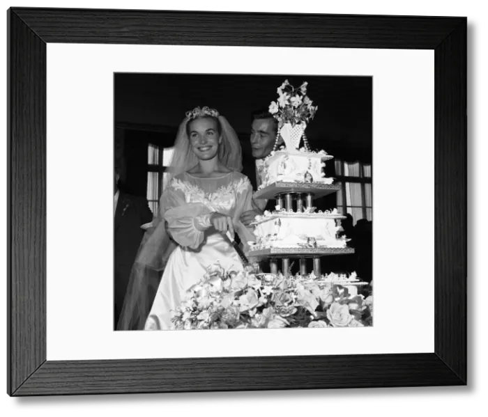 Framed Print : Shirley Eaton, TV and Film Actress aged 21, wedding to Colin Lenton Rowe aged 27