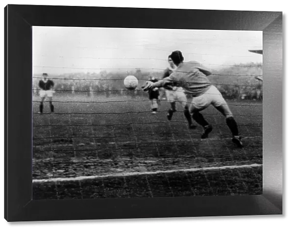 Sammy Reid scores goal for Berwick Rangers January 1967