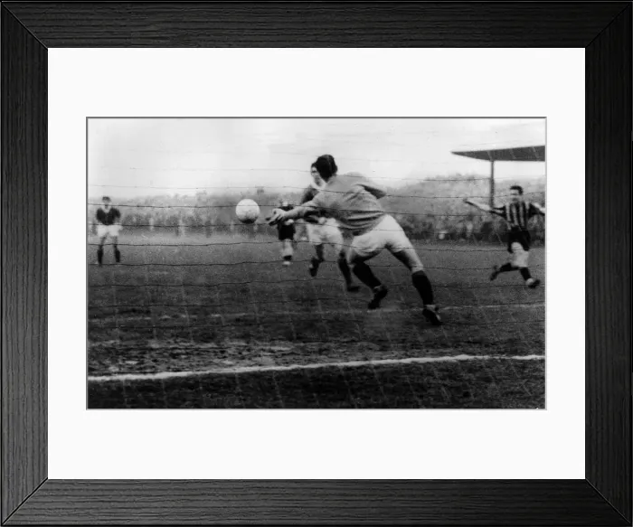 Framed Print : Sammy Reid scores goal for Berwick Rangers January 1967