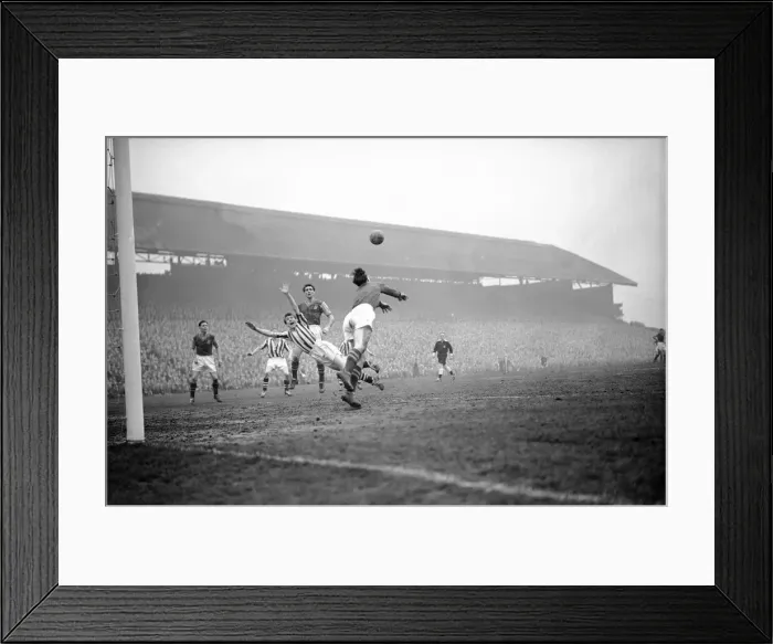 Framed Print : Aston Villa 1-0 West Brom, FA Cup match, Thursday 28th March 1957 Framed Print : Aston Villa 1-0 West Brom, FA Cup match, Thursday 28th March 1957
