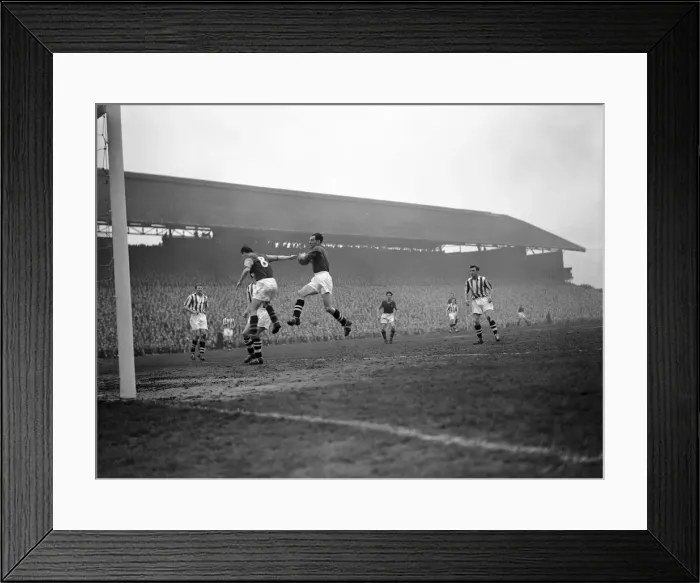 Framed Print : Aston Villa 1-0 West Brom, FA Cup match, Thursday 28th March 1957 Framed Print : Aston Villa 1-0 West Brom, FA Cup match, Thursday 28th March 1957