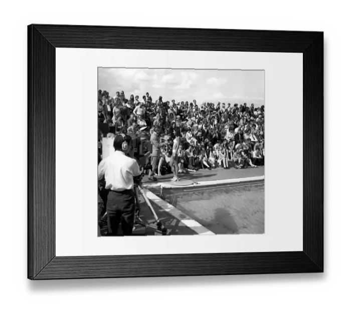 Framed Print : The Miss Tyne Tees Television beauty contest at Tynemouth Open Air Swimming Pool 24 July