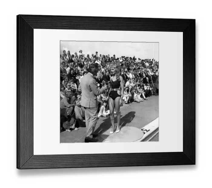 Framed Print : The Miss Tyne Tees Television beauty contest at Tynemouth Open Air Swimming Pool 24 July