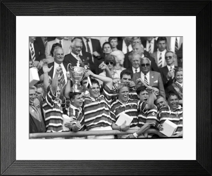 Framed Print : John Wells lifts the Pilkington Cup for Leicester after beating Harlequins. 3rd May 1993