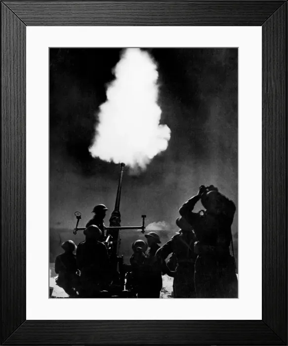 Framed Print : Allied forces operating a 40mm Bofors anti-aircraft gun battery in the final drive Framed Print : Allied forces operating a 40mm Bofors anti-aircraft gun battery in the final drive