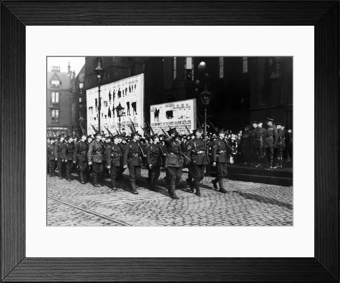 Framed Print : The 16th Manchesters march past Lord Kitchener at Manchester Town Hall with the rest of