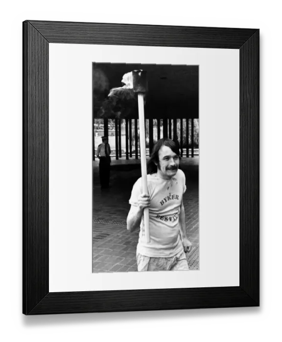 Framed Print : North East Festivals Byker Olympic flame bearer Bob Hanlin begins the run Framed Print : North East Festivals Byker Olympic flame bearer Bob Hanlin begins the run