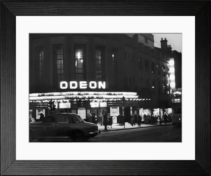 Framed Print : Odeon Cinema, Glasgow, Scotland, 30th December 1955 Framed Print : Odeon Cinema, Glasgow, Scotland, 30th December 1955