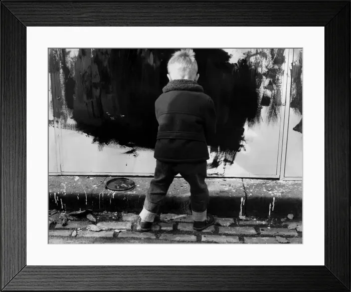 Framed Print : North East Festivals 3 year old Kevin Walker from Lemington Framed Print : North East Festivals 3 year old Kevin Walker from Lemington