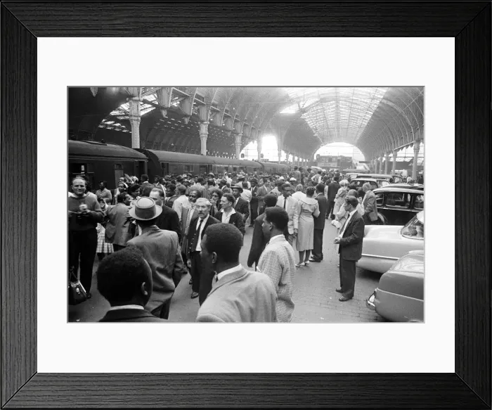 Framed Print : 700 West Indian immigrants arrive at Paddington Station, London Framed Print : 700 West Indian immigrants arrive at Paddington Station, London