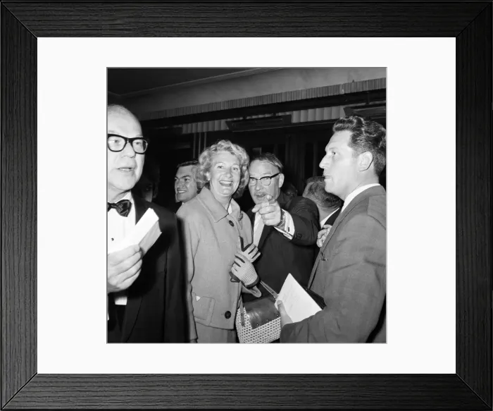 Framed Print : Film Premiere of DR NO 7th October 1962 Framed Print : Film Premiere of DR NO 7th October 1962