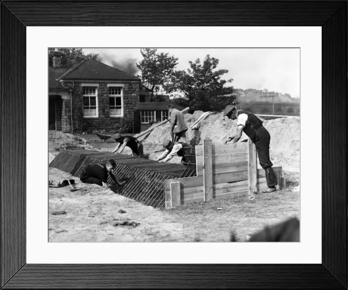 Framed Print : Durham is prepared - work underway on an ARP scheme in Durham. 9th September 1939