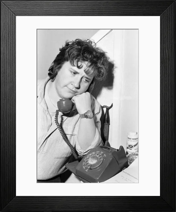 Framed Print : Val McDermid, Sunday People Journalist, 4th February 1981. House Sale Story Framed Print : Val McDermid, Sunday People Journalist, 4th February 1981. House Sale Story