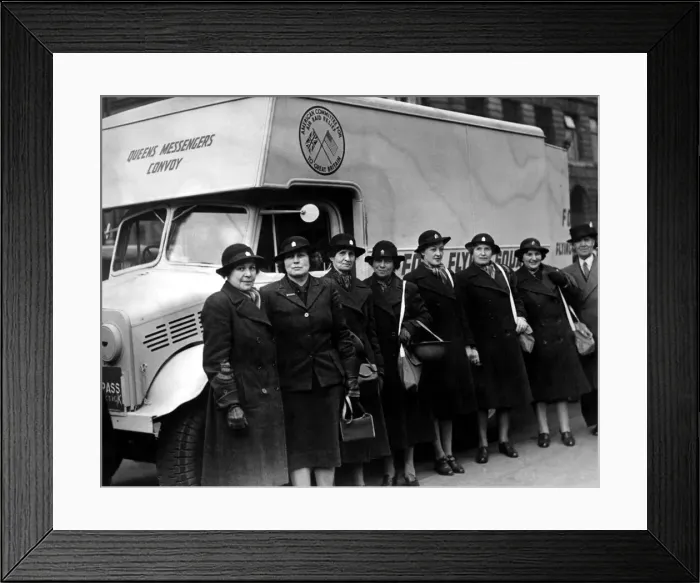 Framed Print : Units of the Queens Messengers Food Convoy arrive in Newcaslte Framed Print : Units of the Queens Messengers Food Convoy arrive in Newcaslte