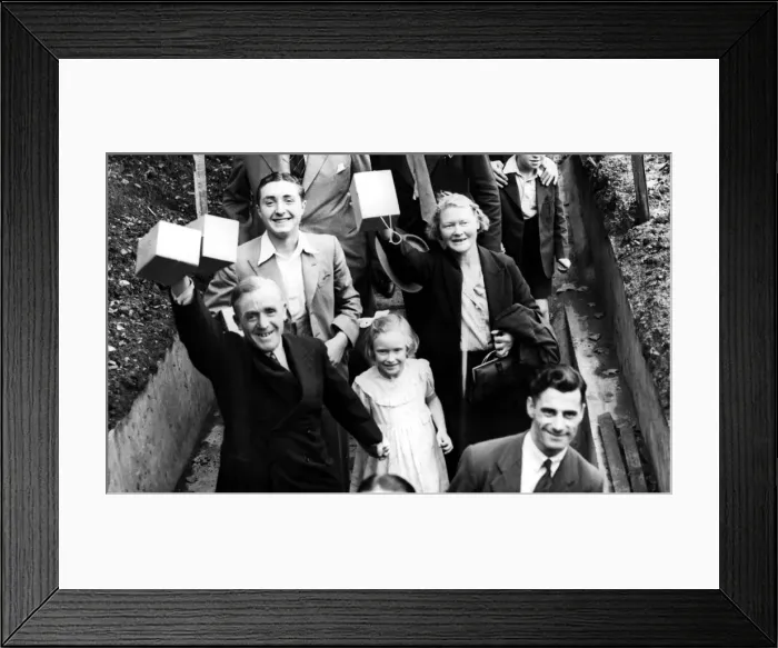 Framed Print : On the day Britain declared war on Germany, following the invasion of Poland Framed Print : On the day Britain declared war on Germany, following the invasion of Poland