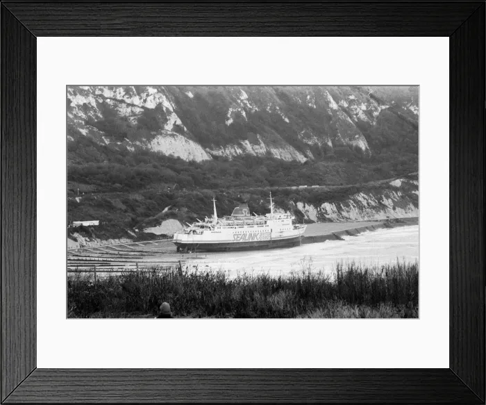 Framed Print : The 1987 Great Storm occurred on the night of 15?16th October 1987 Framed Print : The 1987 Great Storm occurred on the night of 15?16th October 1987