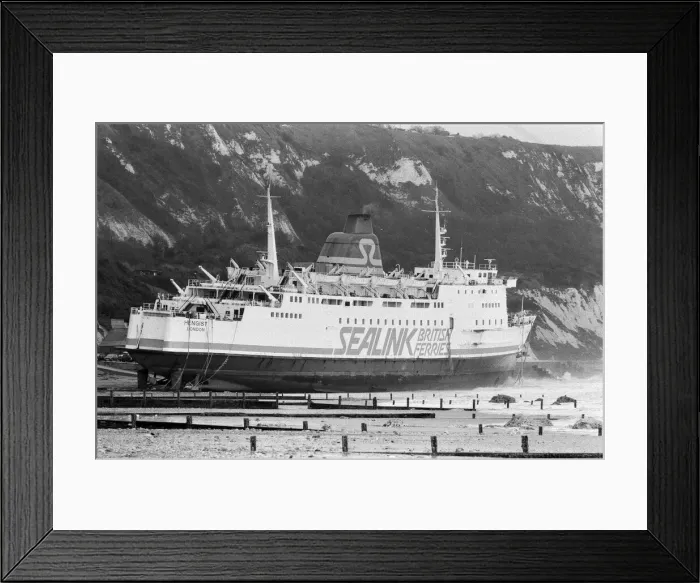 Framed Print : The 1987 Great Storm occurred on the night of 15?16th October 1987 Framed Print : The 1987 Great Storm occurred on the night of 15?16th October 1987