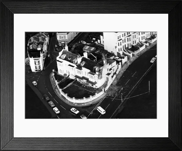 Framed Print : The 1987 Great Storm occurred on the night of 15 ? 16th October 1987 Framed Print : The 1987 Great Storm occurred on the night of 15 ? 16th October 1987