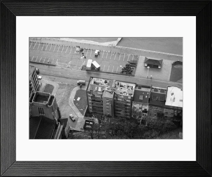 Framed Print : The 1987 Great Storm occurred on the night of 15 ? 16th October 1987 Framed Print : The 1987 Great Storm occurred on the night of 15 ? 16th October 1987