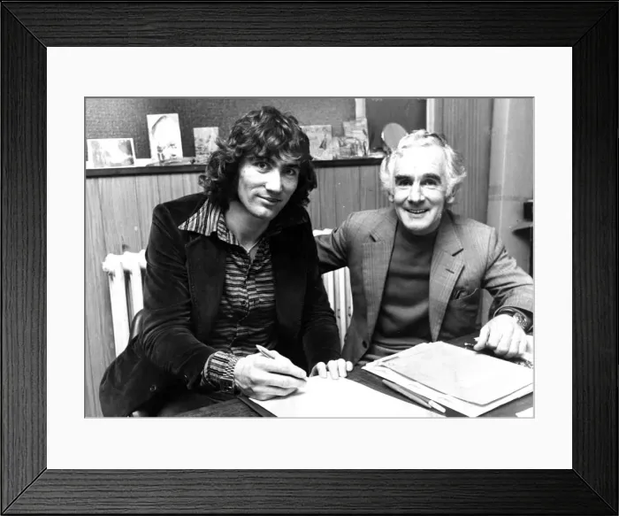 Framed Print : Robin Friday, Cardiff Citys controversial striker from the 1970 Framed Print : Robin Friday, Cardiff Citys controversial striker from the 1970