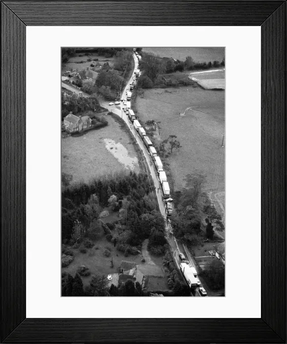 Framed Print : The 1987 Great Storm occurred on the night of 15 ? 16th October 1987 Framed Print : The 1987 Great Storm occurred on the night of 15 ? 16th October 1987