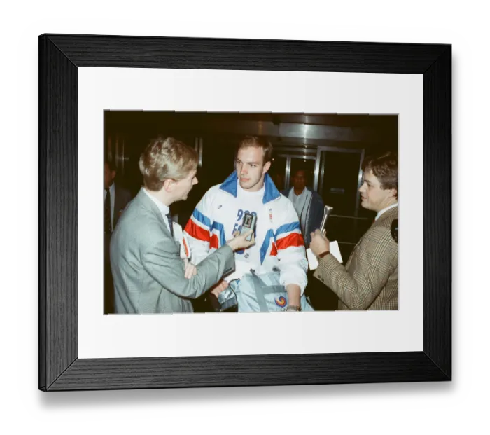 Framed Print : British Olympic Team returns home from the Seoul Olympic Games in South Korea Framed Print : British Olympic Team returns home from the Seoul Olympic Games in South Korea