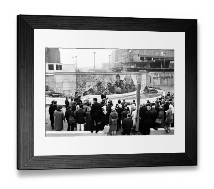Framed Print : Unveiling of President Kennedy 160, 000 piece memorial mosaic, located in Kennedy Gardens