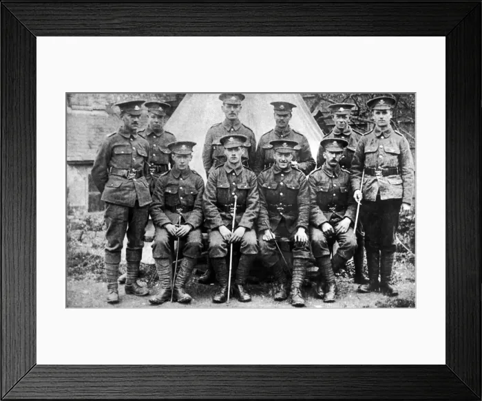 Framed Print : Believed to be members of the Worcestershire Regiment pose for the camera during a Framed Print : Believed to be members of the Worcestershire Regiment pose for the camera during a