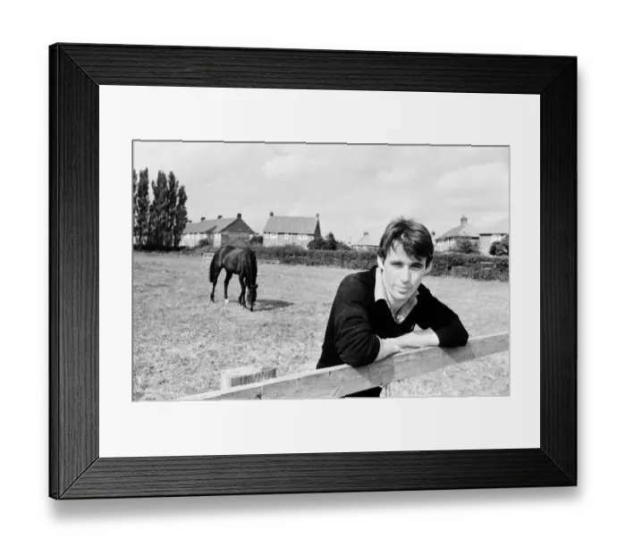 Framed Print : Racehorse Sea Pigeon winner of thirty-seven races, seen here with Steven Muldoon son of