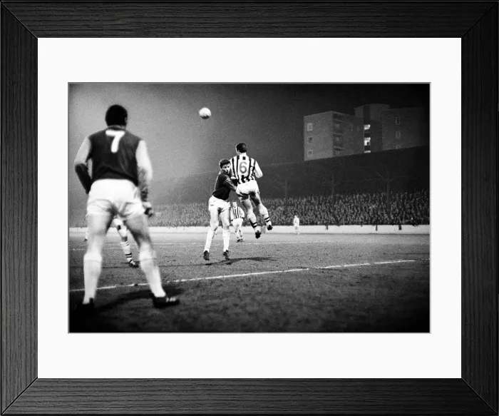 Framed Print : League cup Final First Leg match at Upton park. West Ham United 2 v West Bromwich Framed Print : League cup Final First Leg match at Upton park. West Ham United 2 v West Bromwich