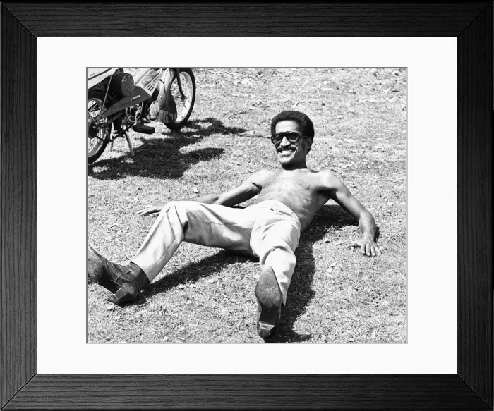 Framed Print : Sammy Davis Junoir seen here relaxing whilst on location at Eastnor Castle Framed Print : Sammy Davis Junoir seen here relaxing whilst on location at Eastnor Castle