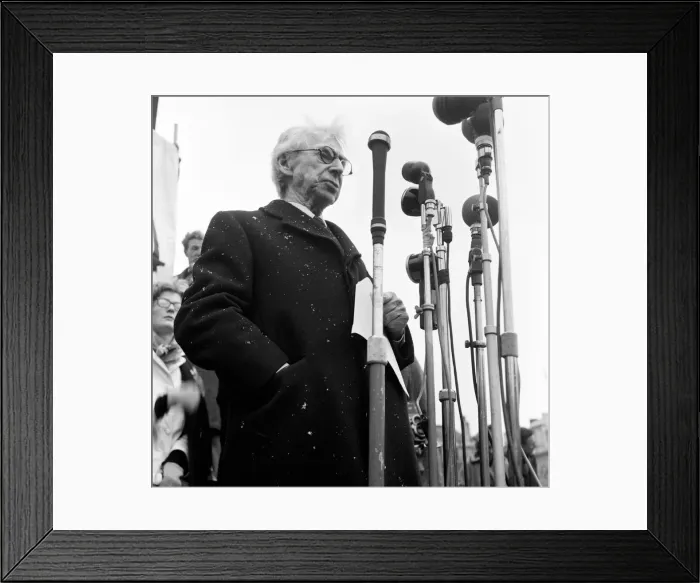 Framed Print : Veteran Philosopher Bertrand Russell braved todays Arctic weather to address a Framed Print : Veteran Philosopher Bertrand Russell braved todays Arctic weather to address a