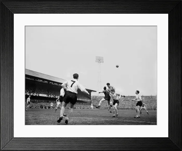 Framed Print : English League Division Two match at Roker Park. Sunderland 4 v Southampton 0