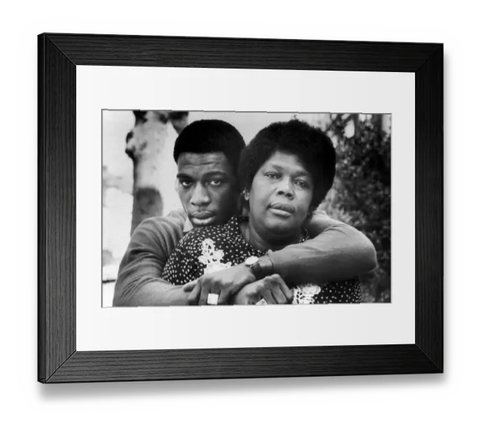 Framed Print : Frank Bruno stands with his arms around the shoulders of his mum Lynette Bruno