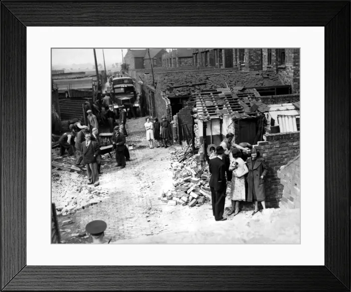 Framed Print : World War Two - Second World War - Workmen deal with the results of a German air raid Framed Print : World War Two - Second World War - Workmen deal with the results of a German air raid