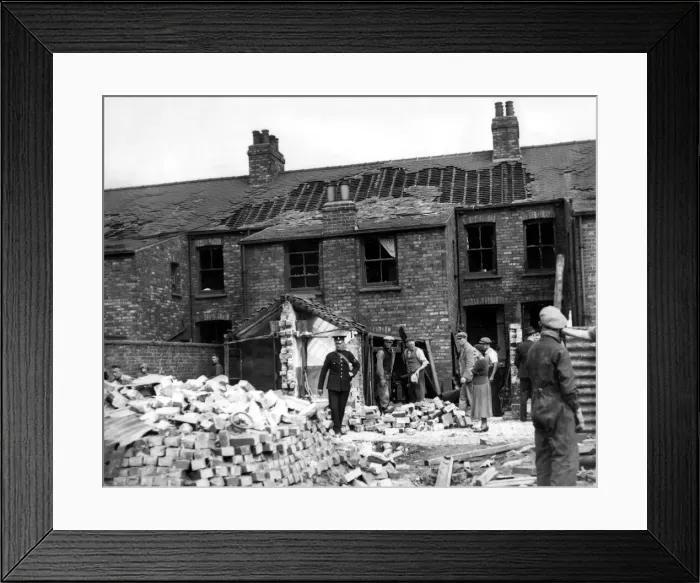 Framed Print : World War Two - Second World War - Workmen deal with the results of a German air raid Framed Print : World War Two - Second World War - Workmen deal with the results of a German air raid