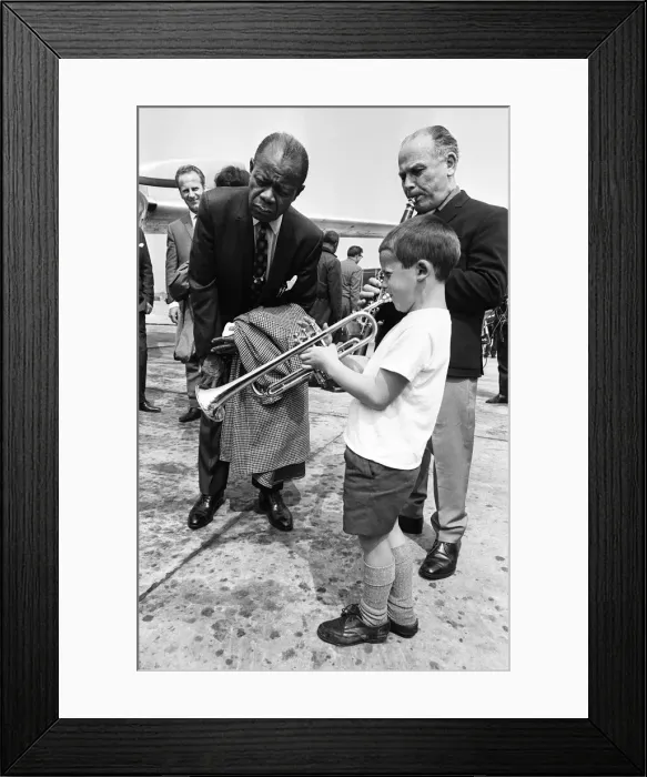 Framed Print : Louis Armstrong pictured as he flew into Yeadon Airport