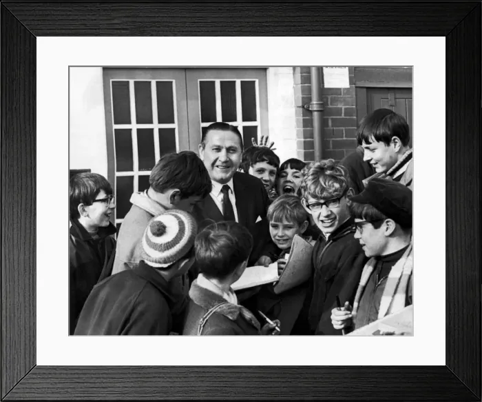 Framed Print : Former Blackpool footballer and current manager Stanley Mortensen surrounded by young Framed Print : Former Blackpool footballer and current manager Stanley Mortensen surrounded by young