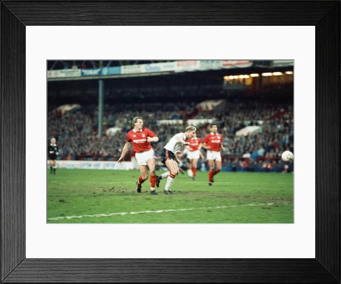 Framed Print : 1990 FA Cup Third Round match at The City Ground. Nottingham Forest 0 v Manchester Framed Print : 1990 FA Cup Third Round match at The City Ground. Nottingham Forest 0 v Manchester