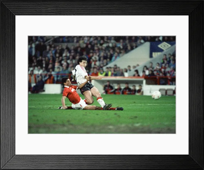 Framed Print : 1990 FA Cup Third Round match at The City Ground. Nottingham Forest 0 v Manchester Framed Print : 1990 FA Cup Third Round match at The City Ground. Nottingham Forest 0 v Manchester