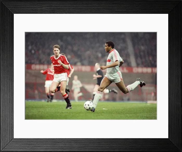 Framed Print : English League Division One match at Old Trafford. Manchester United 3 v Liverpool