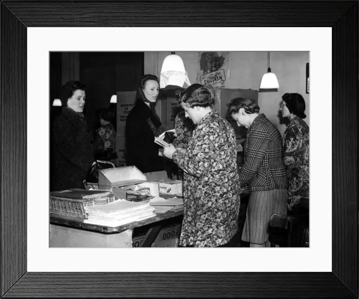 Framed Print : World War Two - Second World War - Staff attending to applicants at the Newcastle Food