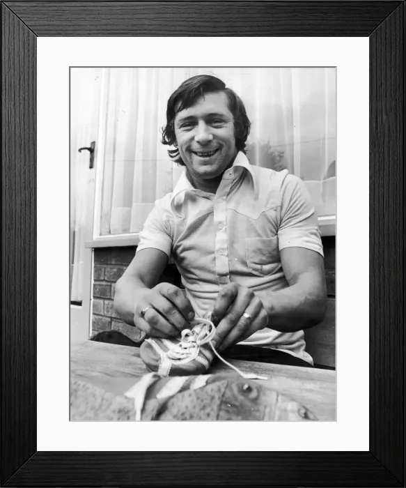 Framed Print : Willie Johnston of West Bromwich Albion, May 1976. Evaluation Scan Only