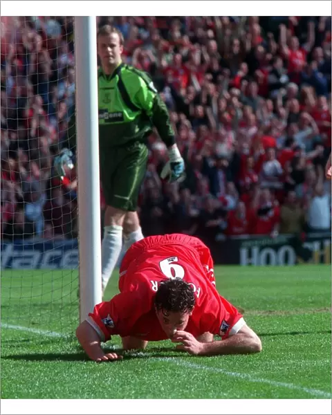 Robbie Fowler coke snorting goal celebration April 1999 during the match against